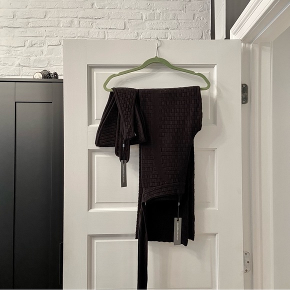 Knitted high waisted trousers & crossover top - Picture 4 of 7